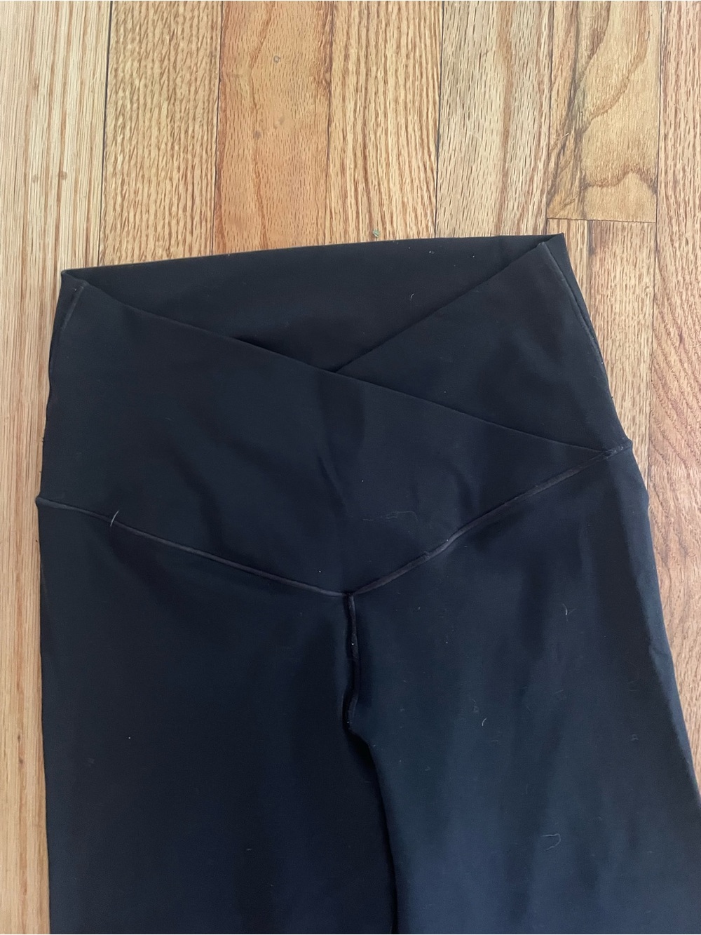 Offline by Aerie Women’s Black High-Waist Flared Yoga Pants, size medium - Picture 3 of 4